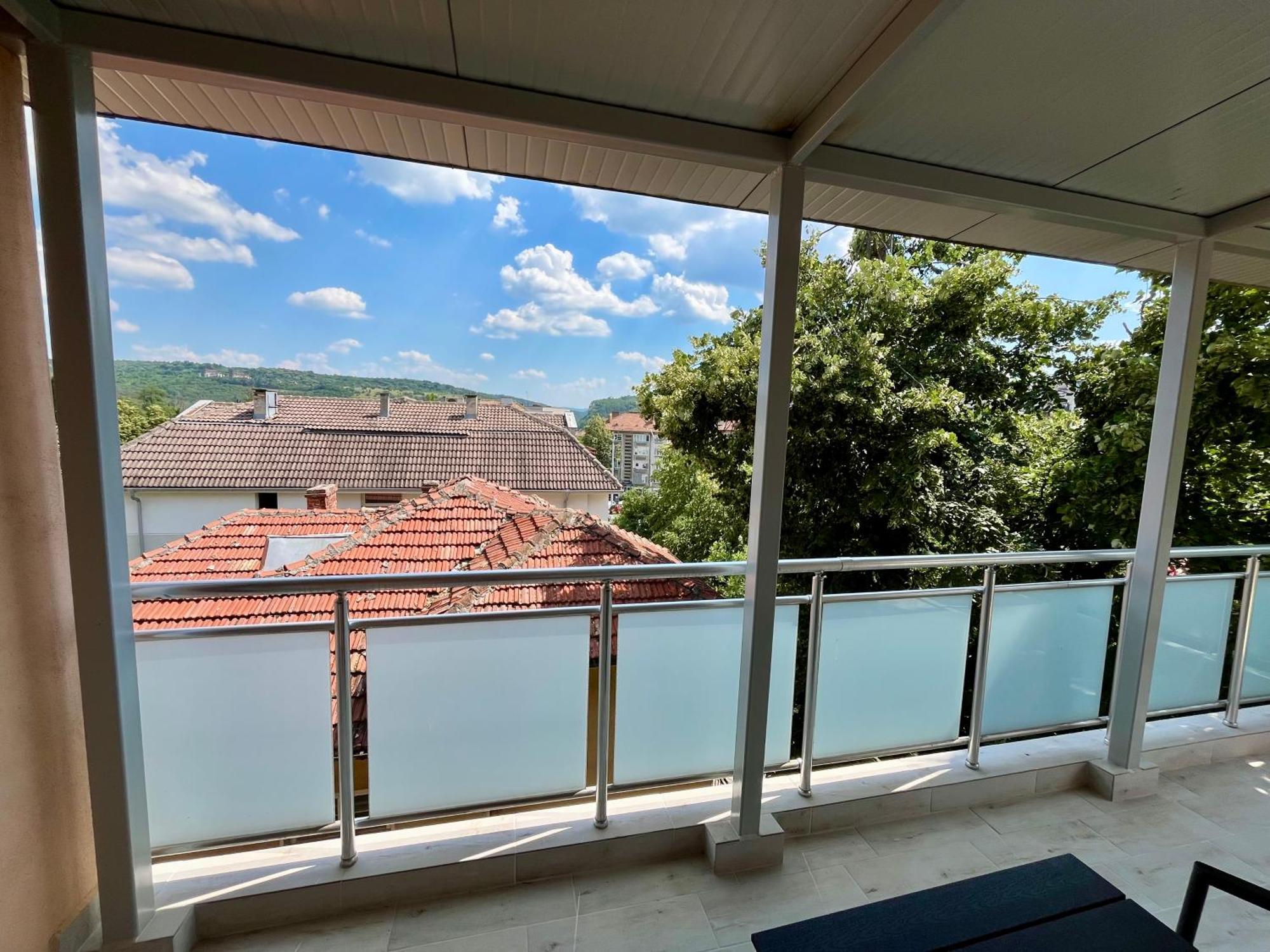 Parkview Luxury In City Center 8 Veliko Tŭrnovo Exterior foto