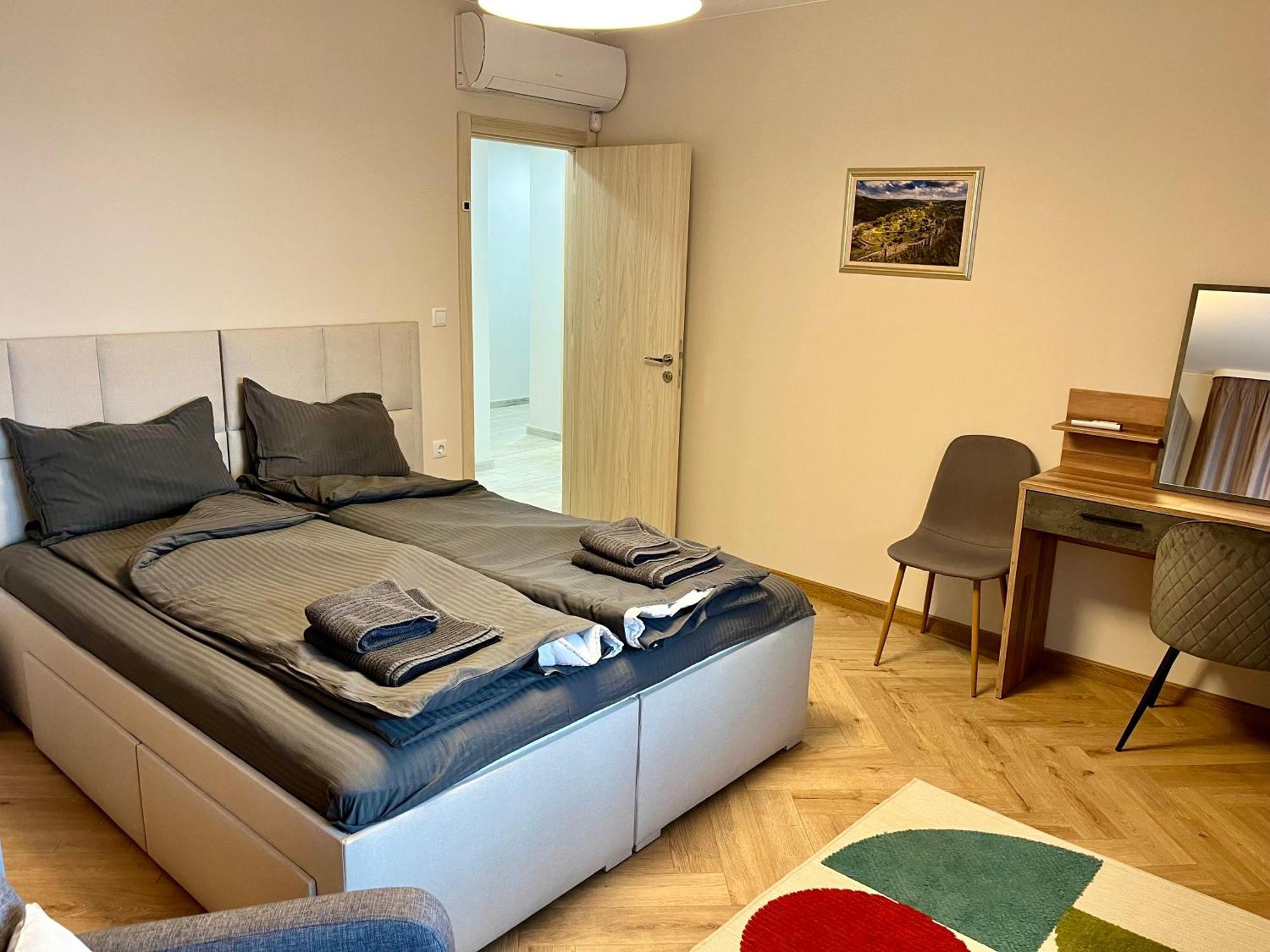 Parkview Luxury In City Center 8 Veliko Tŭrnovo Exterior foto